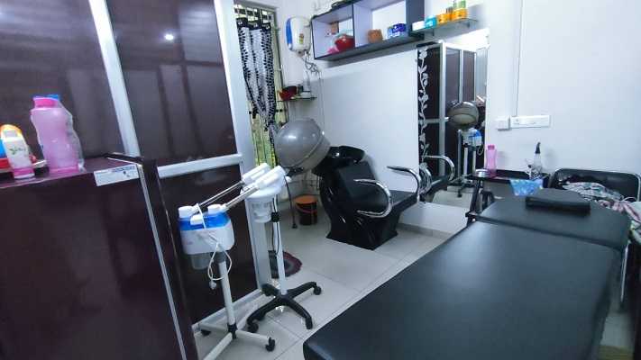 Kalsi Hair & beauty Studio - Vasan Bhayli Road photo 2